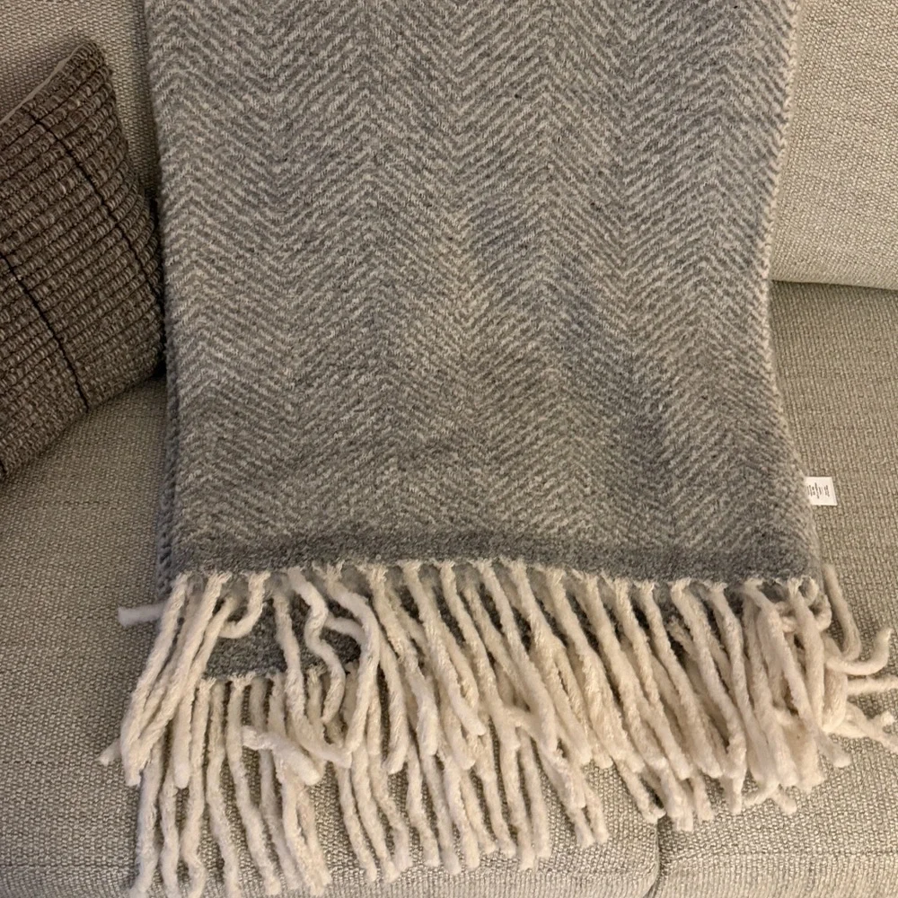 West Elm Brushed Herringbone Throw (Frost Gray)